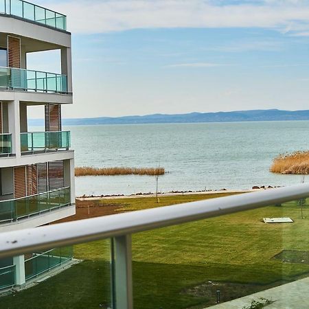 Azúr Apartments - hostAID Siófok Exterior foto
