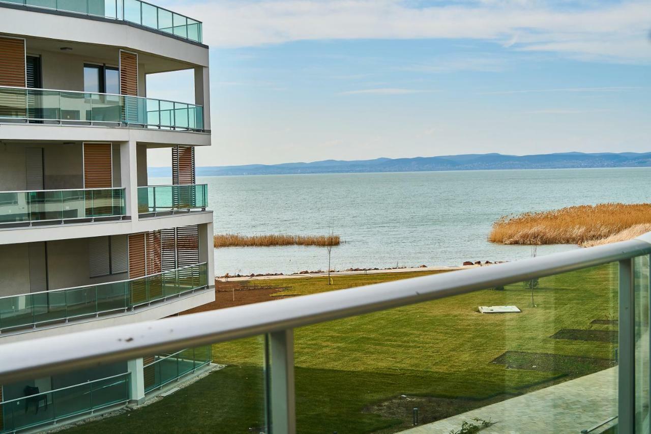 Azúr Apartments - hostAID Siófok Exterior foto