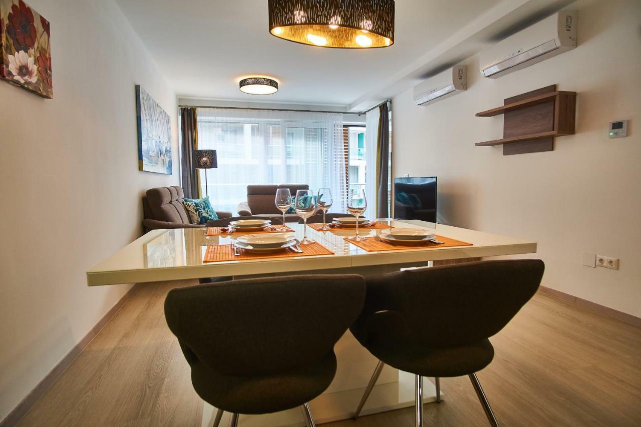 Azúr Apartments - hostAID Siófok Habitación foto