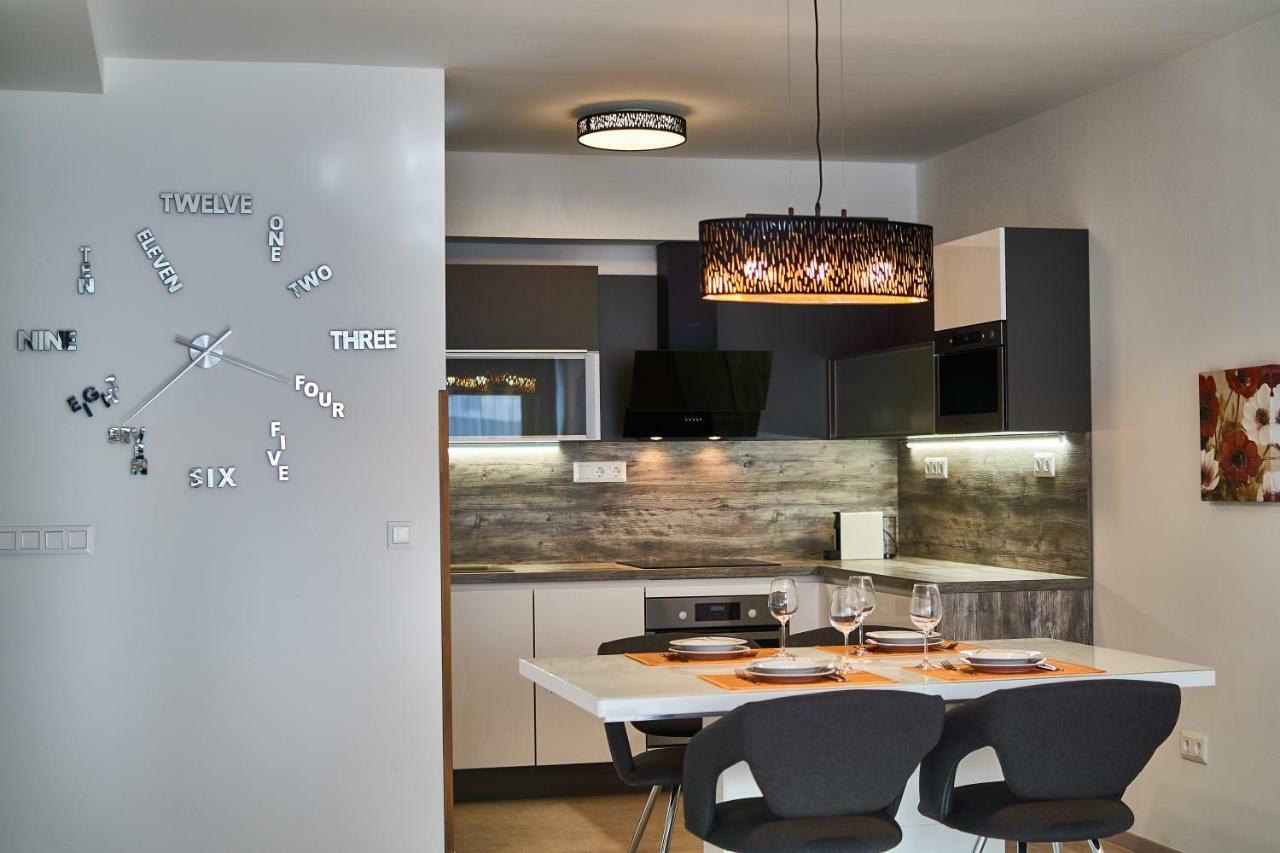 Azúr Apartments - hostAID Siófok Habitación foto