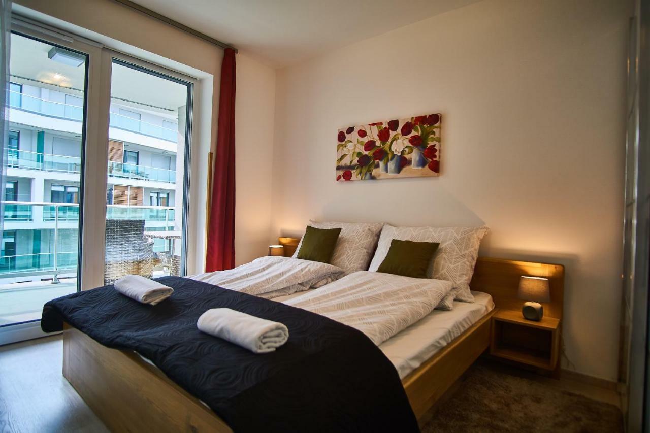 Azúr Apartments - hostAID Siófok Habitación foto