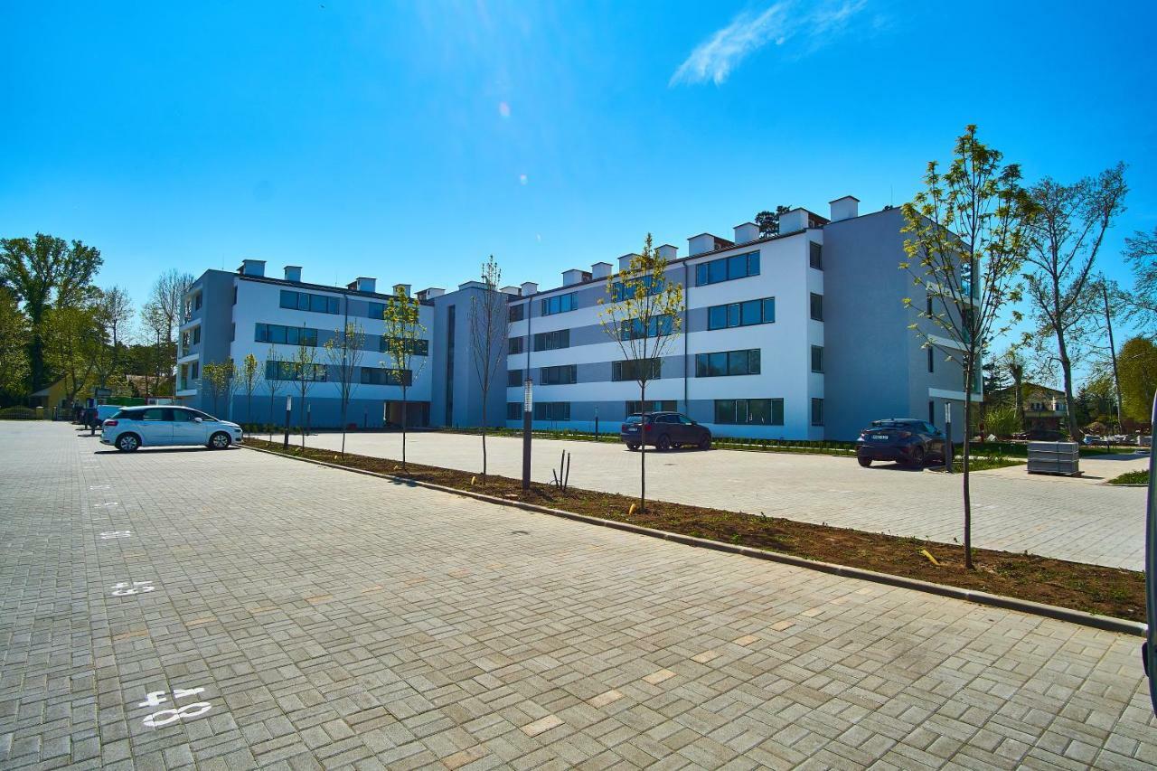 Azúr Apartments - hostAID Siófok Exterior foto