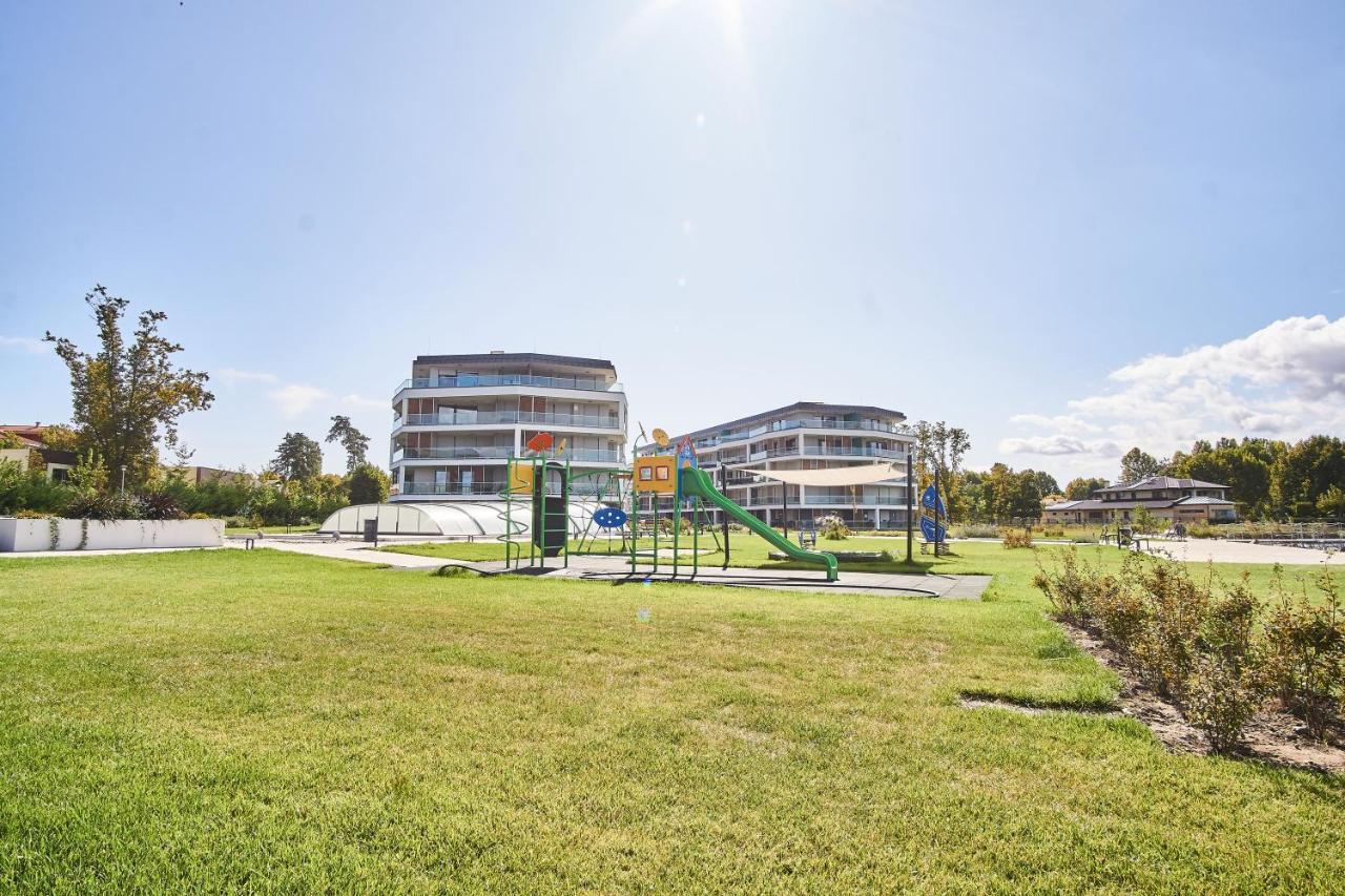 Azúr Apartments - hostAID Siófok Exterior foto